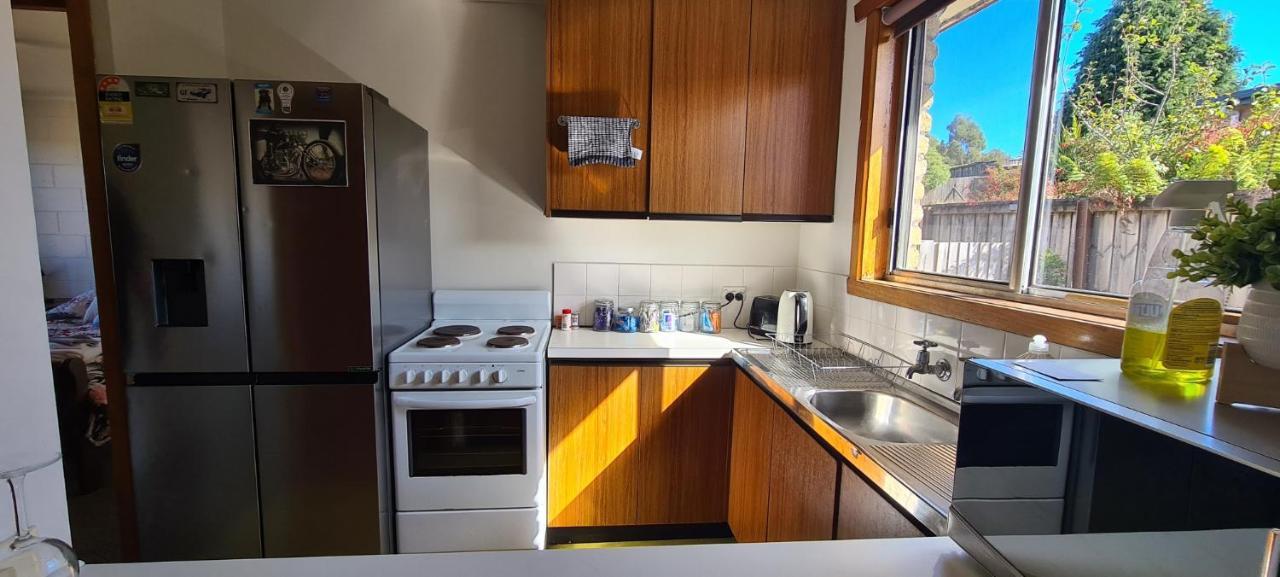 Waratah Waterfall Retreat Unit 1 Free Pay Tv In Two Rooms Free Wifi Exterior photo