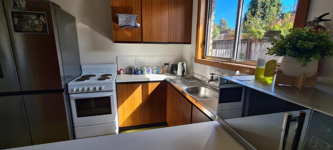 Waratah Waterfall Retreat Unit 1 Free Pay Tv In Two Rooms Free Wifi Exterior photo